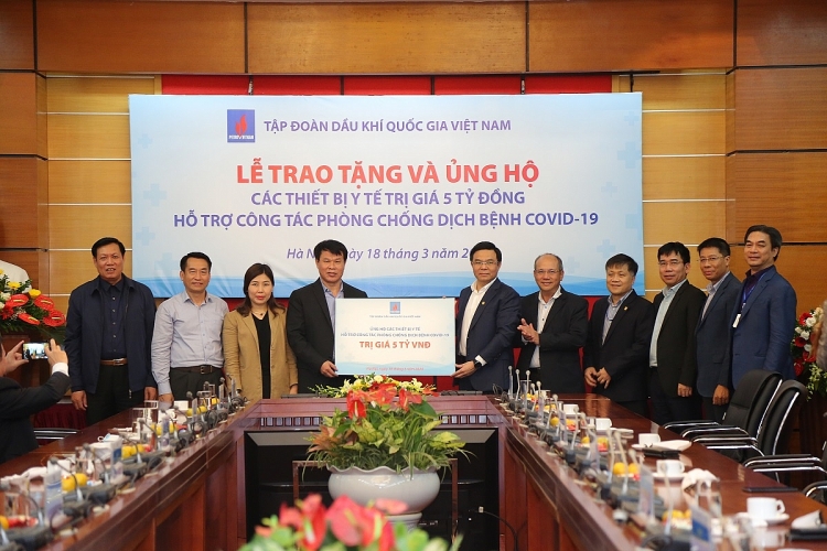 Chung sức tuyến đầu chống dịch: Chia sẻ với cộng đồng