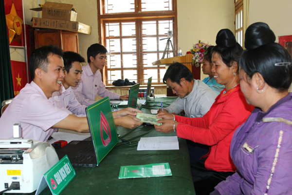 Cánh cửa thoát nghèo cho người dân