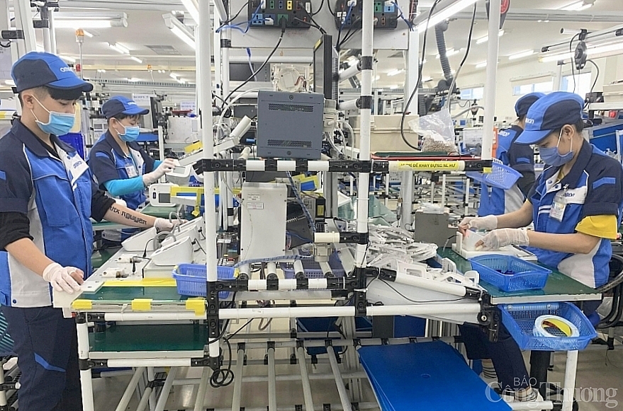 Sản xuất công nghiệp: Nhiều "gam" màu sáng