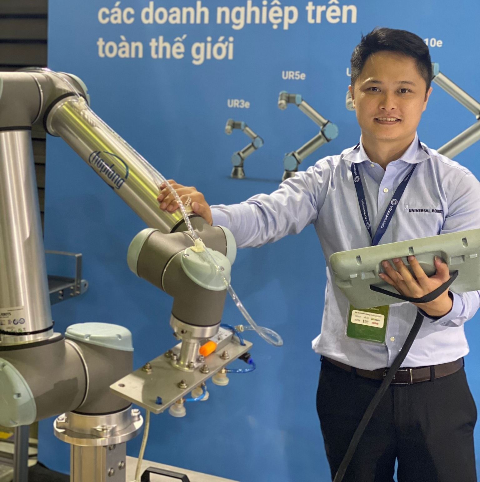 Robot cộng tác phục vụ việc xếp dỡ, đóng gói, nâng và bố trí hàng hóa