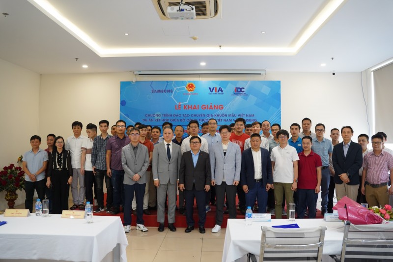 Tiếp tục nâng cao năng lực chế tạo và làm chủ công nghệ khuôn mẫu