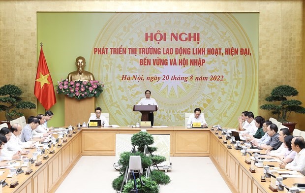 Bước khởi đầu cho sự phát triển bền vững của thị trường lao động