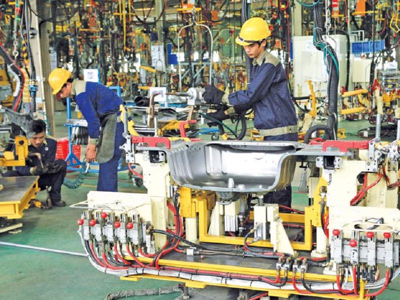 Số lượng đơn đặt hàng mới tăng lần đầu trong sáu tháng