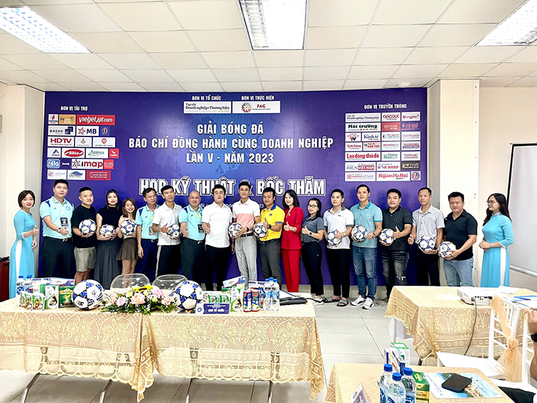 12 đội tham gia Giải bóng đá “Báo chí đồng hành cùng doanh nghiệp” năm 2023