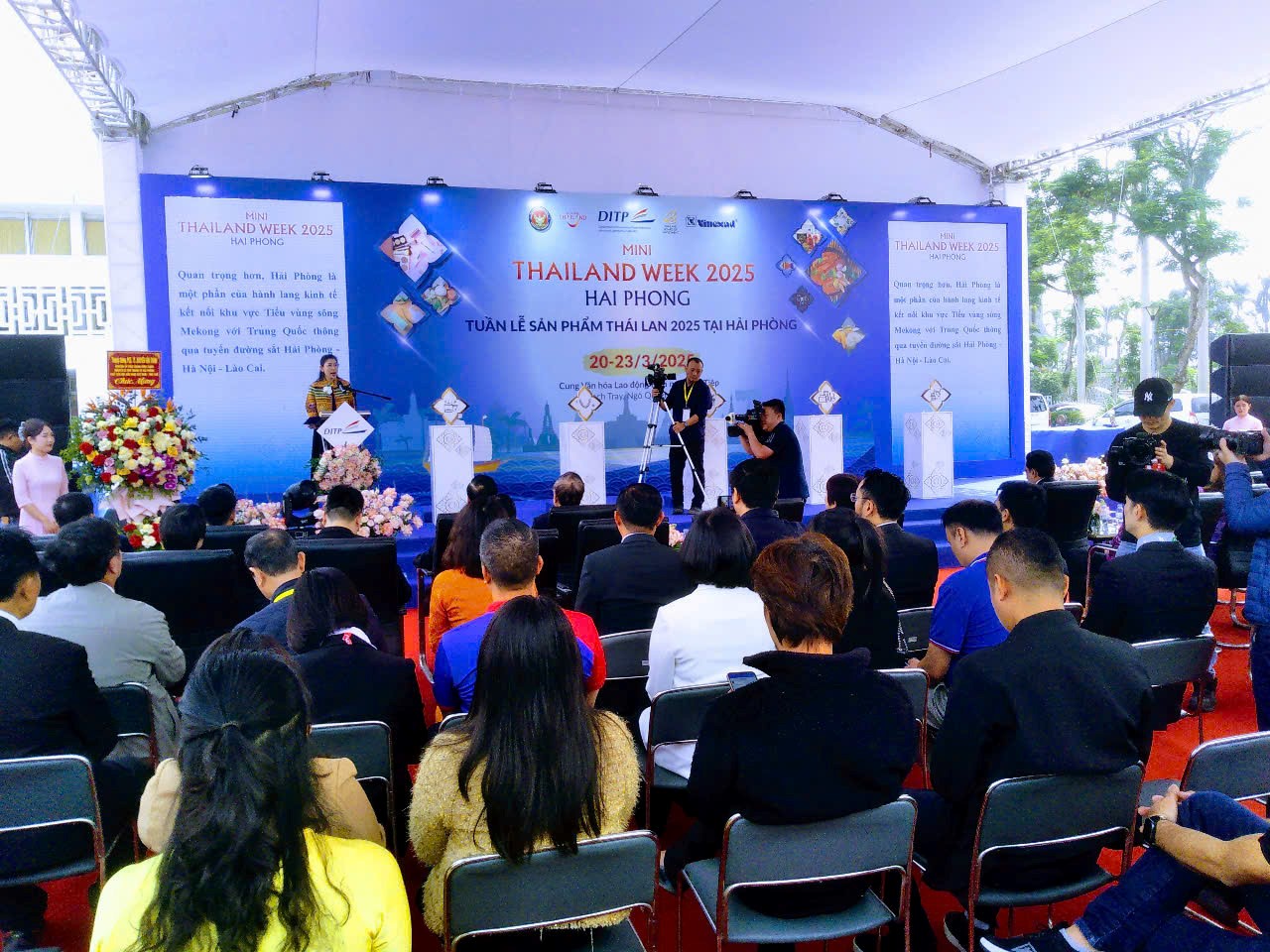 Khai mạc Hội chợ, đáp ứng sự chờ đợi của số đông người tiêu dùng